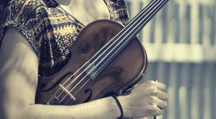 小提琴初學者買10000元的琴值得嗎？